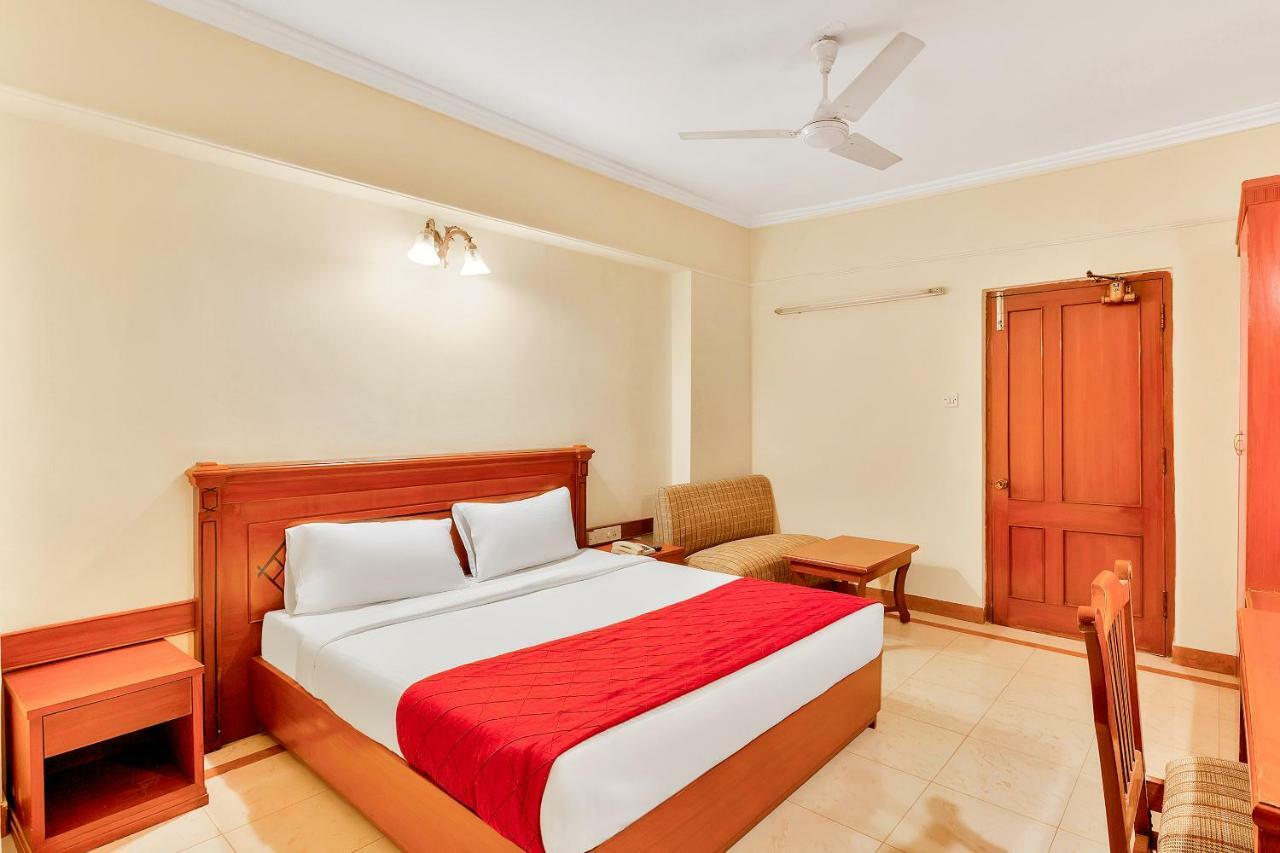 Oyo 10534 Hotel Kanishka Bangalore Exterior foto