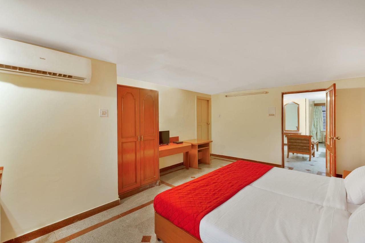 Oyo 10534 Hotel Kanishka Bangalore Exterior foto